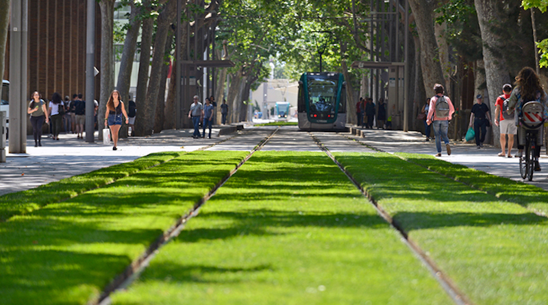 Por la nueva Avenida Diagonal, <br>Barcellona cambia strada!